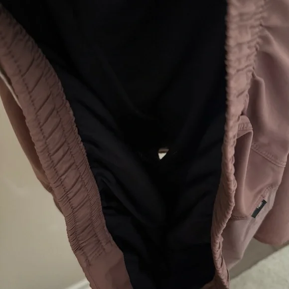 Vuori Men’s Course Run Shorts in Terracotta Dusty Red Drawstring - Picture 14 of 14